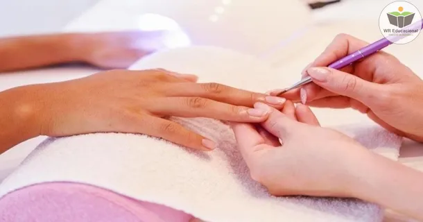 Curso Noções Especializadas á Manicure e Pedicure