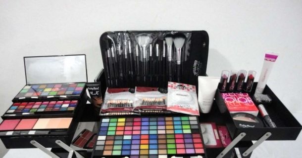 Curso Online Grátis de Maquiagem Profissional Curso Online Grátis de Maquiagem Profissional